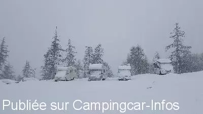 aire camping aire risoul parking p4
