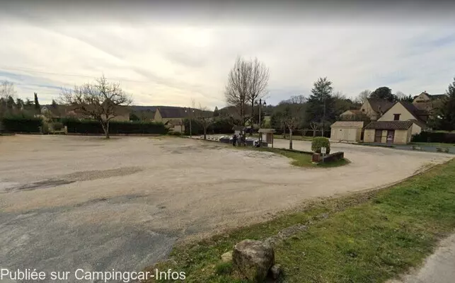 aire camping aire vitrac montfort
